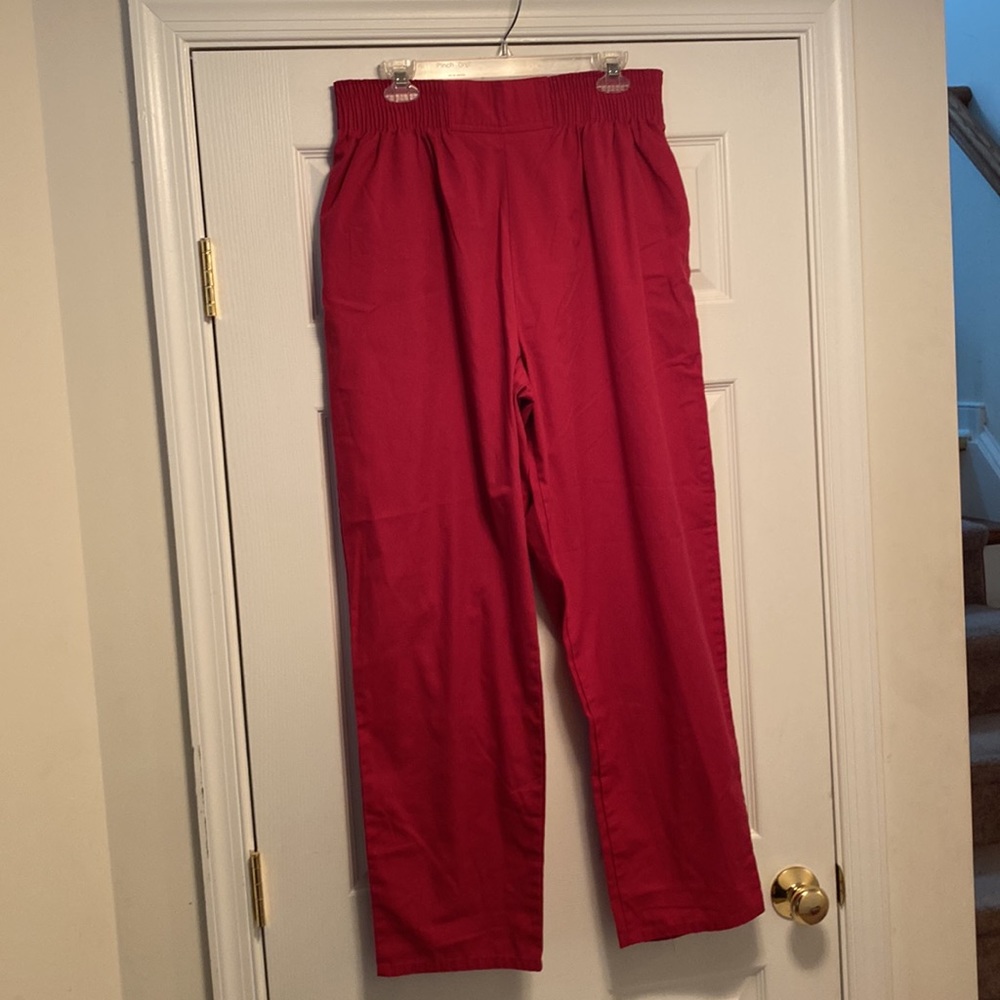 2 piece Crest scrub set…Multicolor top & hot pink elastic waist pants…size XL - Picture 4 of 6